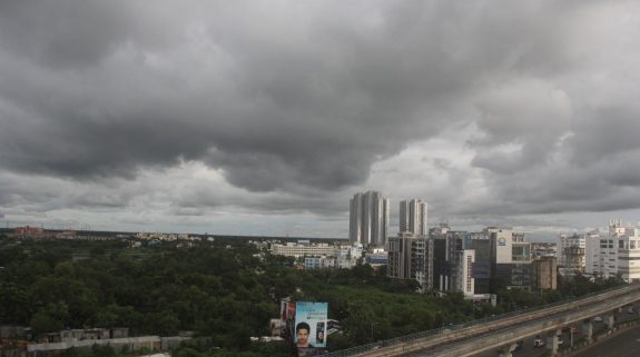 কলকাতা-সহ দক্ষিণবঙ্গে শনিবার থেকে হালকা বৃষ্টির পূর্বাভাস