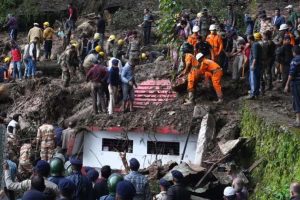 উত্তরাখণ্ড ও হিমাচলে মেঘভাঙা ‍বৃষ্টি, হড়পা ‍বানের সতর্কতা উদ্ধারকাজে নামানো হয়েছে সেনা