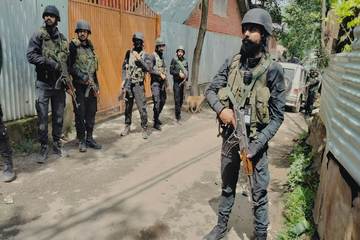 সোপিয়ানে নিরাপত্তা বাহিনীর গুলিতে খতম এক জঙ্গি