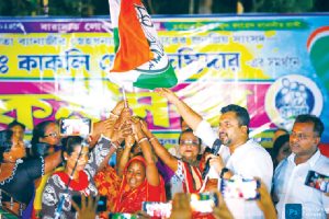 কাকলির হাত ধরে দেগঙ্গায় বিজেপি, বাম ও আইএসএফের প্রায় ১০০০ জন কর্মীসমর্থকের তৃণমূলে যোগদান