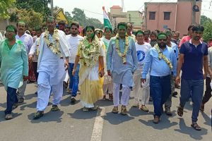 নব নির্বাচিত সাংসদকে নিয়ে বিজয় মিছিলে সামিল তৃণমূল