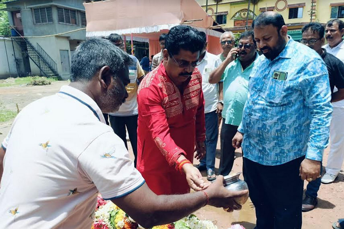 উল্টো রথে দুর্গাপুজোর খুঁটিপুজো বারাসতে, উপস্থিত নারায়ণ