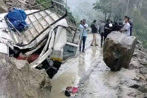 সিকিমে ধস অব্যাহত, পাহাড় থেকে রাস্তায় পাথর ছিঁটকে মৃত ১