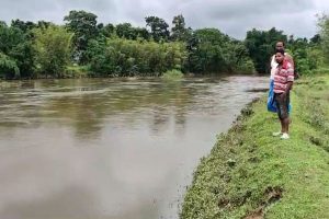 নদীর পাড়ে খেলতে গিয়ে জলে তলিয়ে গেল দুই ভাই