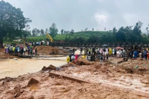 মমতার নির্দেশে বিধ্বস্ত ওয়েনাড়ে পাড়ি দিচ্ছেন সুস্মিতা ও সাকেত, দু’দিন থাকবে প্রতিনিধি দল