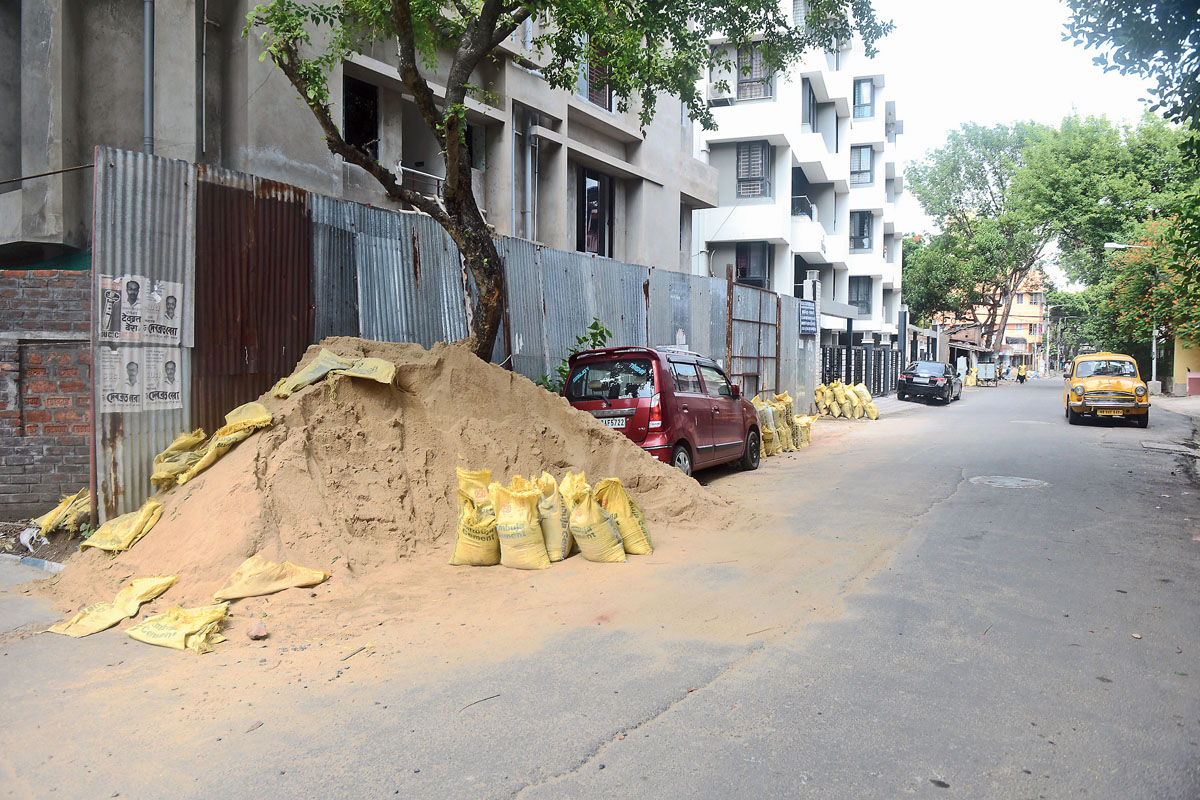 নির্মাণ সামগ্রী রাখা নিয়ে পুরসভার নয়া নির্দেশিকা