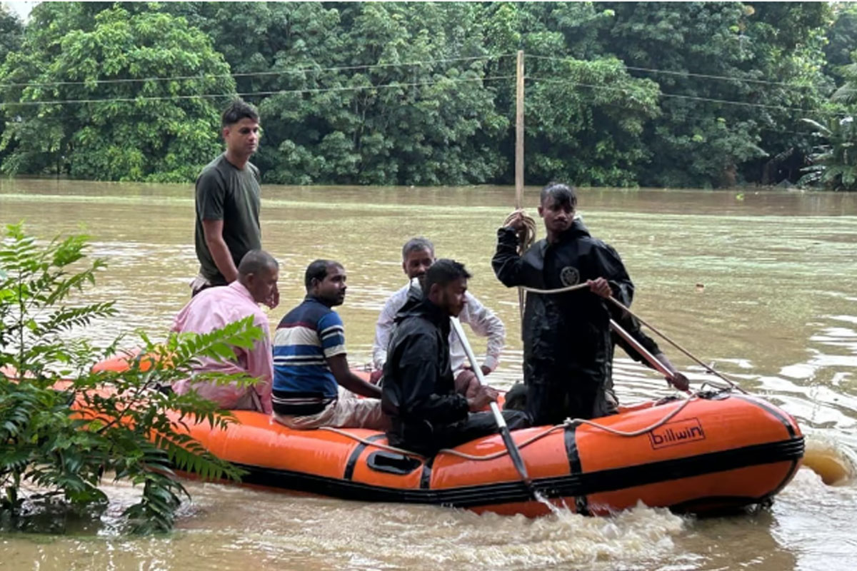 ত্রিপুরা ও পূর্ব বাংলাদেশে সাম্প্রতিক ভয়াবহ বন্যায় অনেকটা দায়ী দু’দেশের ভুল নদী-বাঁধ ব্যবস্থাপনা