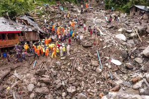 হিমাচলপ্রদেশ, উত্তরাখণ্ডে মেঘভাঙা বৃষ্টি, ২ রাজ্যে মোট ২৩ জনের মৃত্যু 