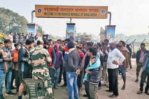 বাংলাদেশে নিগৃহীত ভারতীয় চালক, ভারত-বাংলাদেশ বৈদেশিক বাণিজ্য বন্ধ