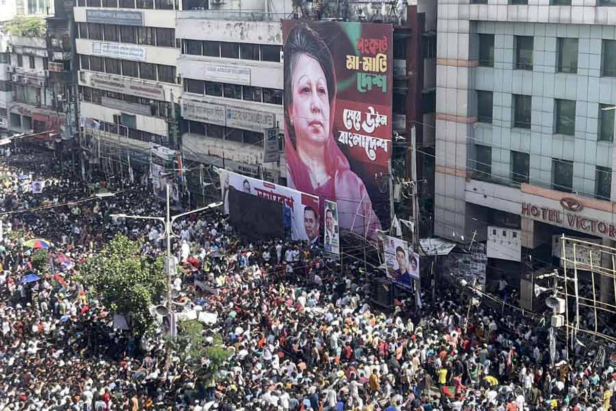 মুক্তির পর প্রথম প্রকাশ্যে ভাষণ খালেদার, আন্দোলনকারীদের বীর সন্তান বলে সম্বোধন