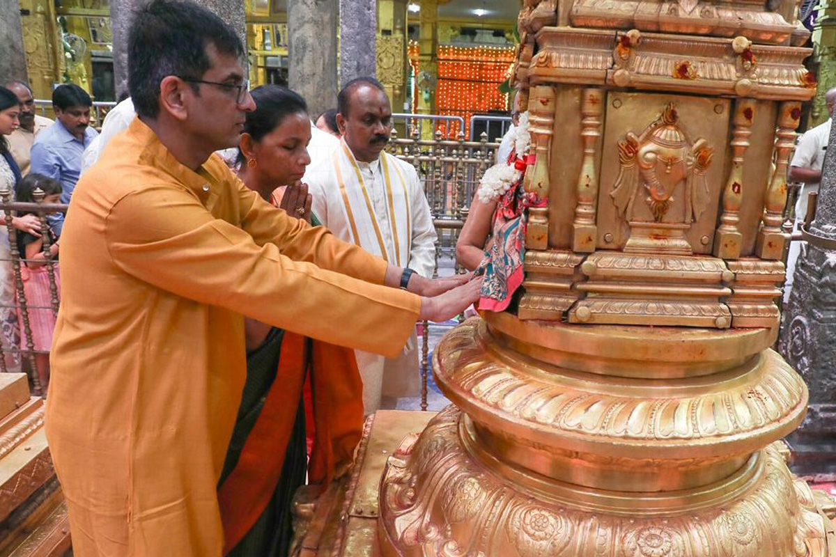 তিরুমালা মন্দির পরিদর্শনে প্রধান বিচারপতি চন্দ্রচূড়