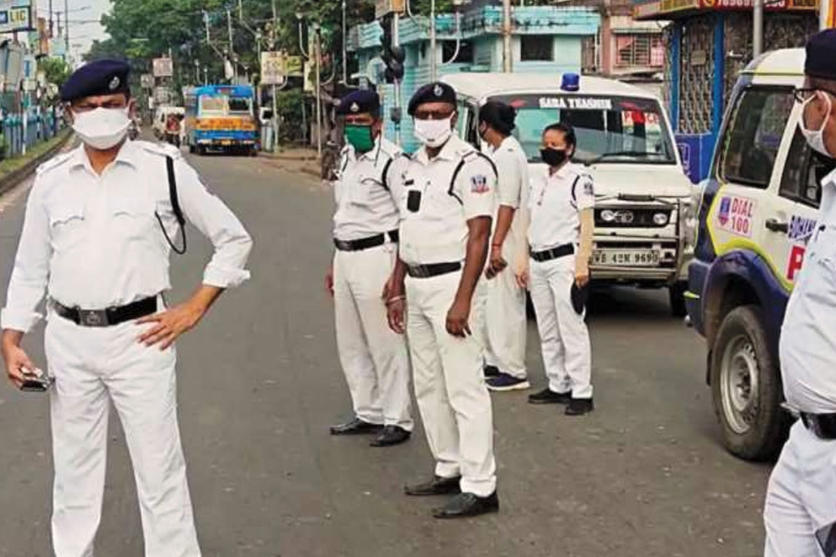 মধ্যরাতে তপসিয়ায় নাকা চেকিংয়ে ট্রাফিক সার্জেন্টকে মারধর দুষ্কৃতীদের