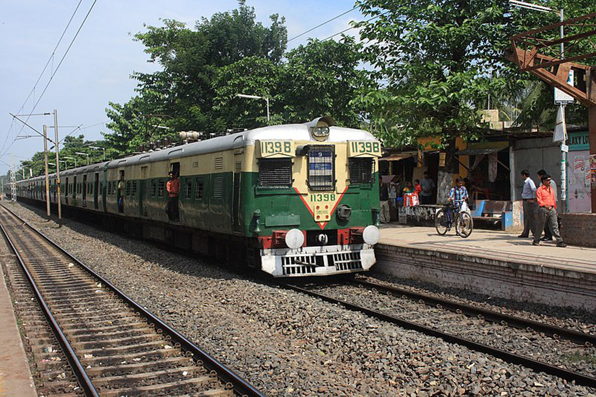 কালীপুজো-দীপাবলি উপলক্ষে শিয়ালদহ ডিভিশনে স্পেশাল ট্রেন