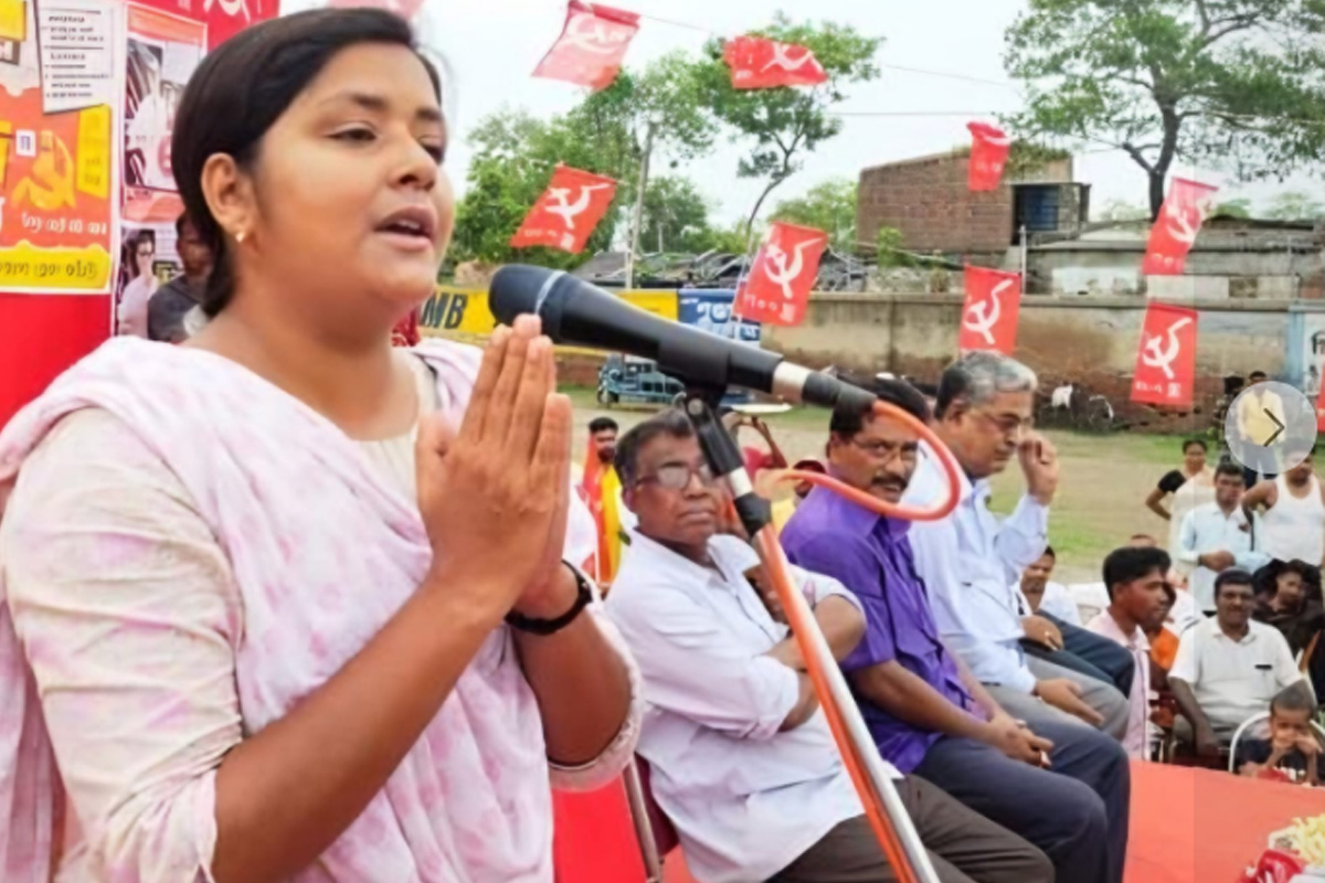 ‘আইনি লড়াই চলবে, লড়াই চলবে রাস্তাতেও’, সিবিআই দফতর বেরিয়ে মন্তব্য মীনাক্ষীর