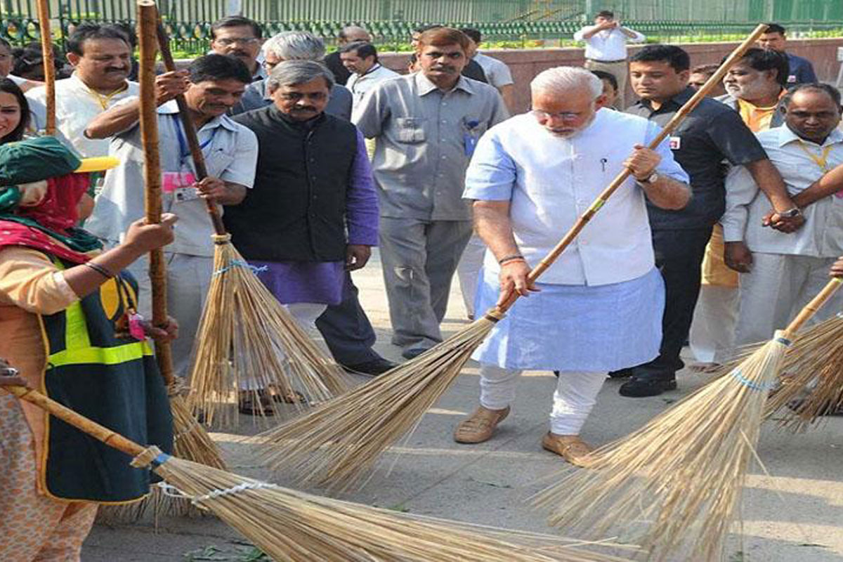 বছরে ৬০ হাজার শিশুর প্রাণ বাঁচিয়ে আন্তর্জাতিক মহলে প্রশংসিত মোদীর ‘স্বচ্ছ ভারত প্রকল্প’