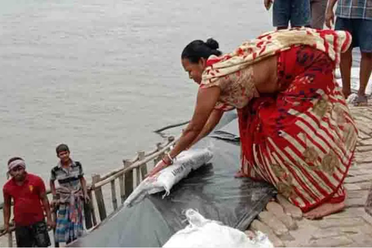 অবিরাম বৃষ্টিতে বসিরহাটে ক্ষতিগ্রস্ত বেশ কিছু নদীবাঁধ