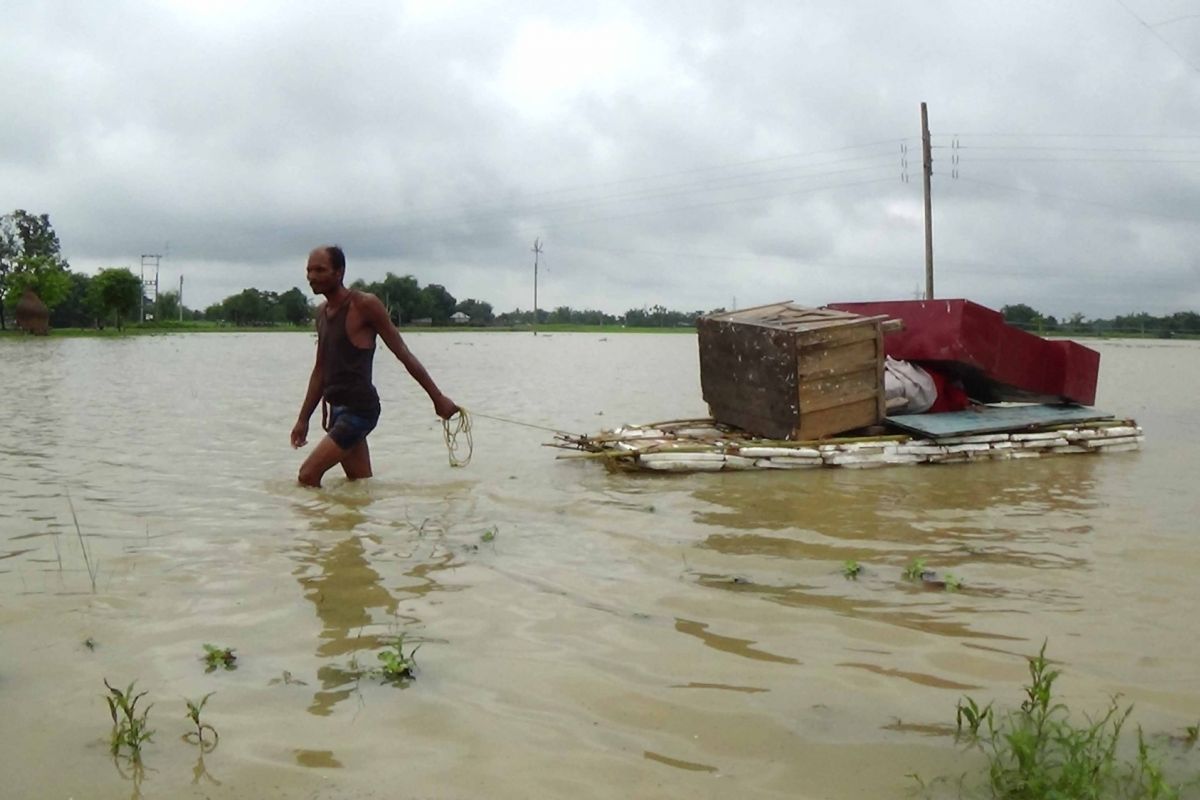 ধস নামায় বিপত্তি দার্জিলিং-কালিম্পঙে, তিস্তার জলে ভয় উত্তরবঙ্গের