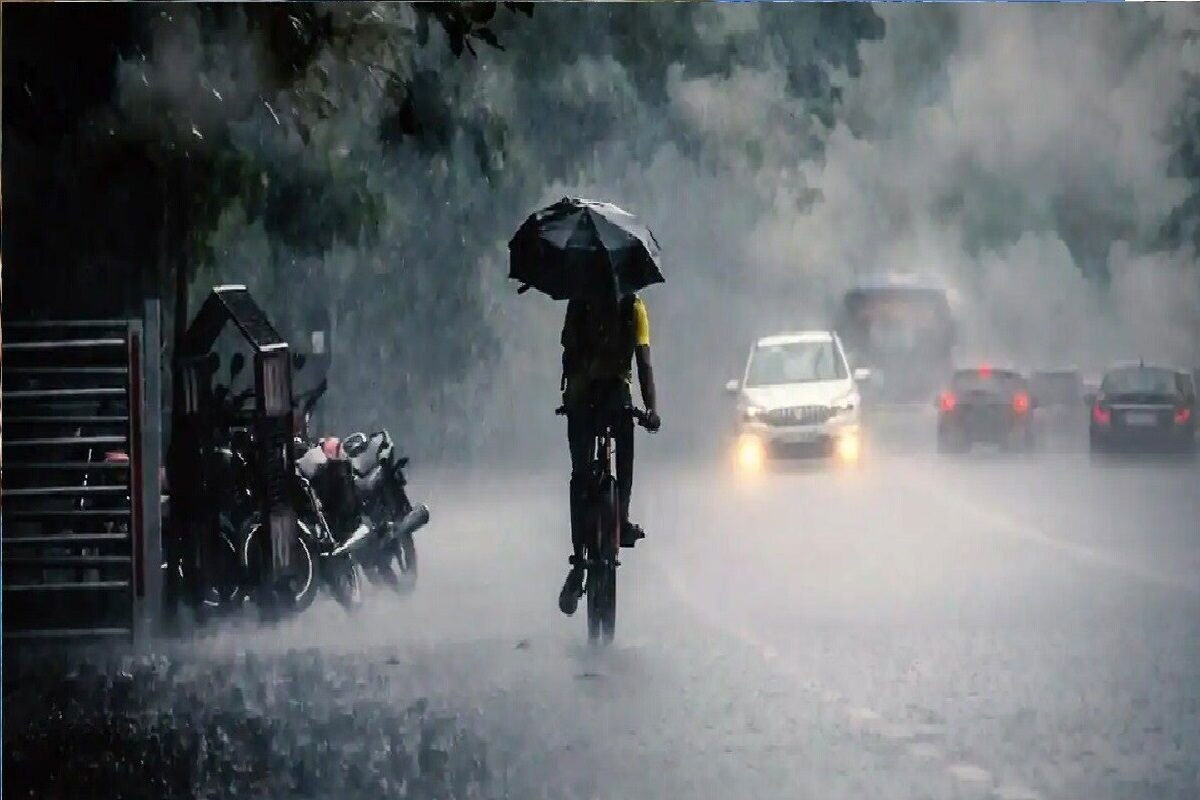 দক্ষিণবঙ্গে দিনভর চলবে বৃষ্টি, ৪০-৫০ কিমি বেগে বইবে ঝোড়ো হাওয়া