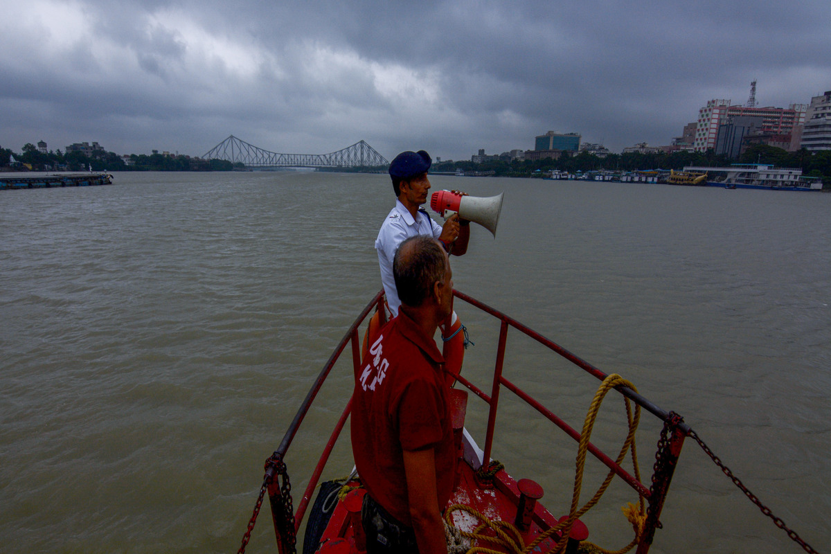 কালীপুজোর রাতে পাহারা দেবে পাঁচ হাজার পুলিশ, গঙ্গার ঘাটে মোতায়েন ডুবুরিও