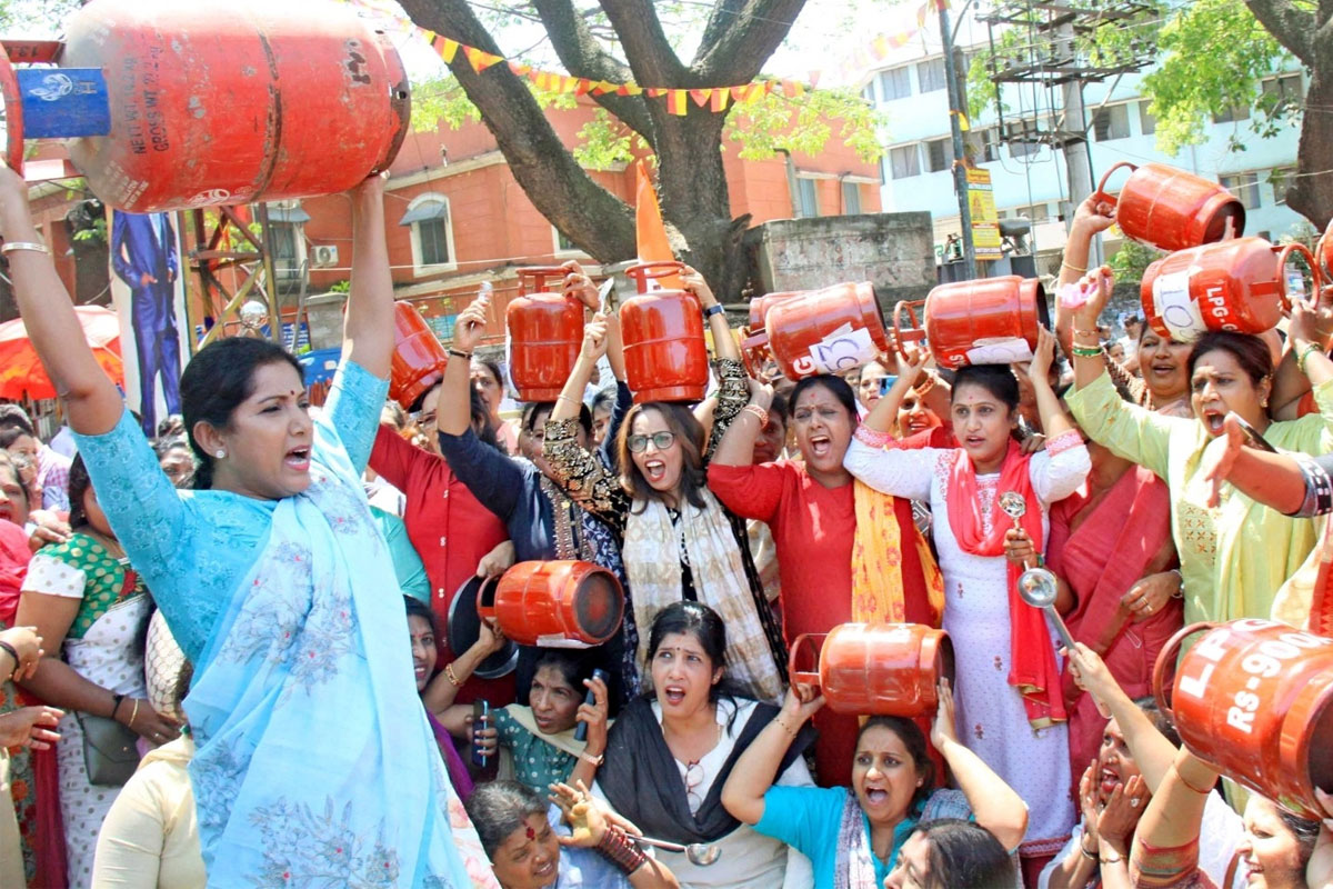 ব্যাঙ্ক অ্যাকাউন্টের সঙ্গে সংযোগ বিচ্ছিন্ন! গ্যাসের ভর্তুকি পাচ্ছেন না বহু গ্রাহক