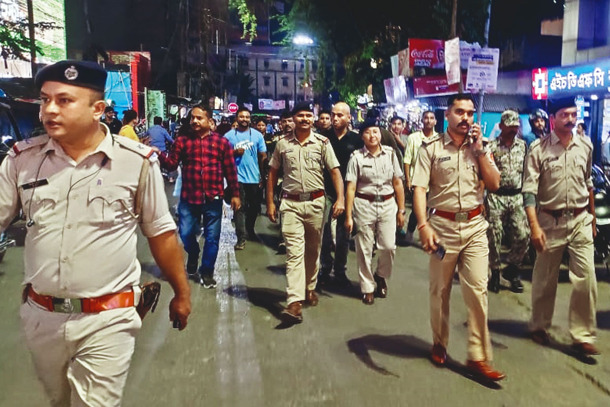 কালীপূজোয় অশান্তি রুখতে  বিশেষ নজরদারি পুলিশের