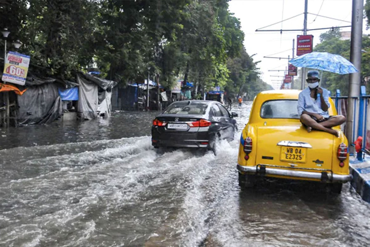 মহালয়ায় মেঘলা আকাশ, নেই ভারী বৃষ্টি