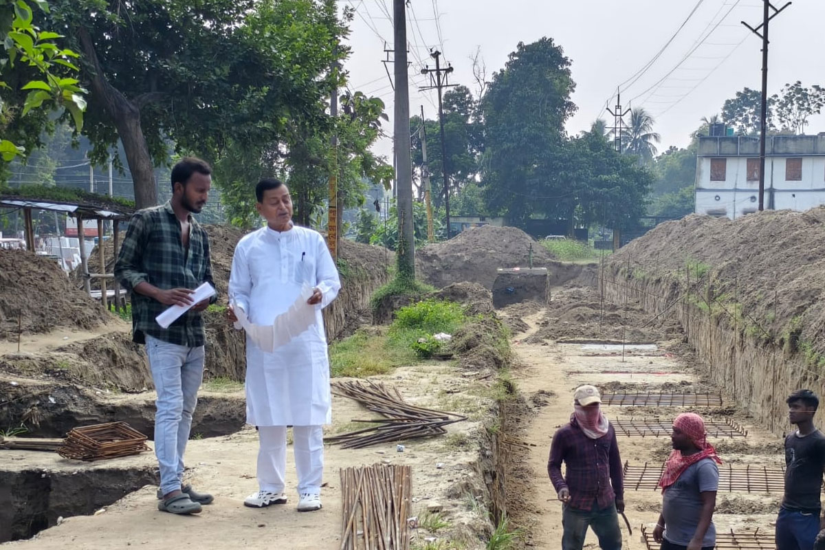 গ্রামীণ এলাকায় ক্রীড়াউন্নয়নে কালনার স্কুলের মাঠেই  স্টেডিয়ামের কাজ শুরু