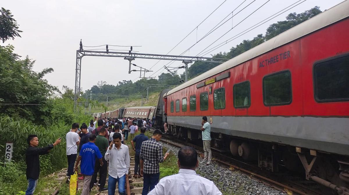 ফের ট্রেন দুর্ঘটনা, অসমে লাইনচ্যুত হল ৮টি বগি 