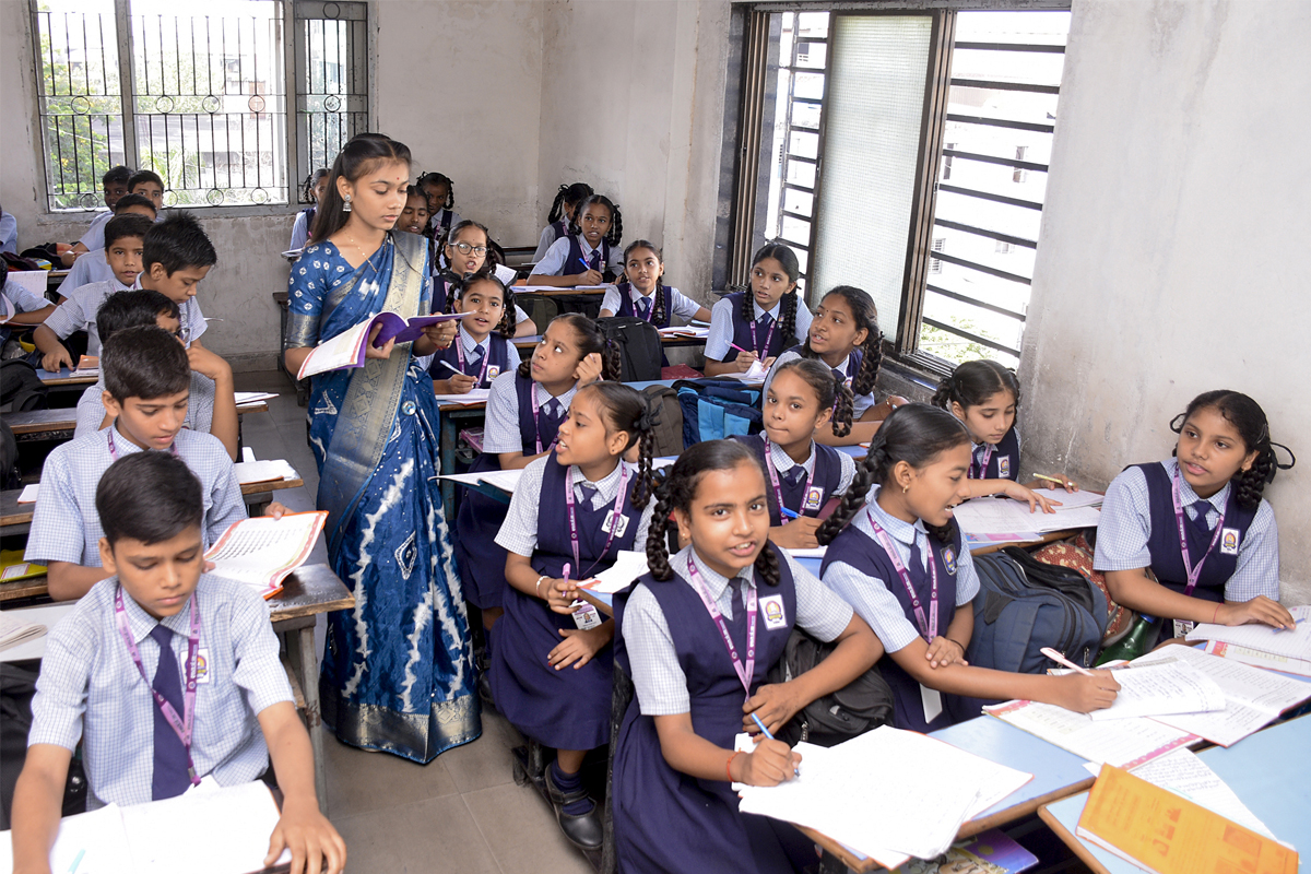 আধুনিক ভোগবাদী শিক্ষাব্যবস্থার মধ্যেই আছে কুশিক্ষার গাঢ় অন্ধকার