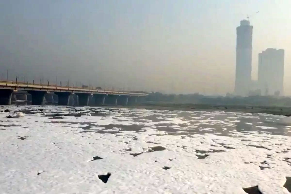 প্রচণ্ড মাত্রায় দূষণের কারণে যমুনা তীরে ‘ছটপূজা’য় অনুমতি দিল না দিল্লি হাইকোর্ট