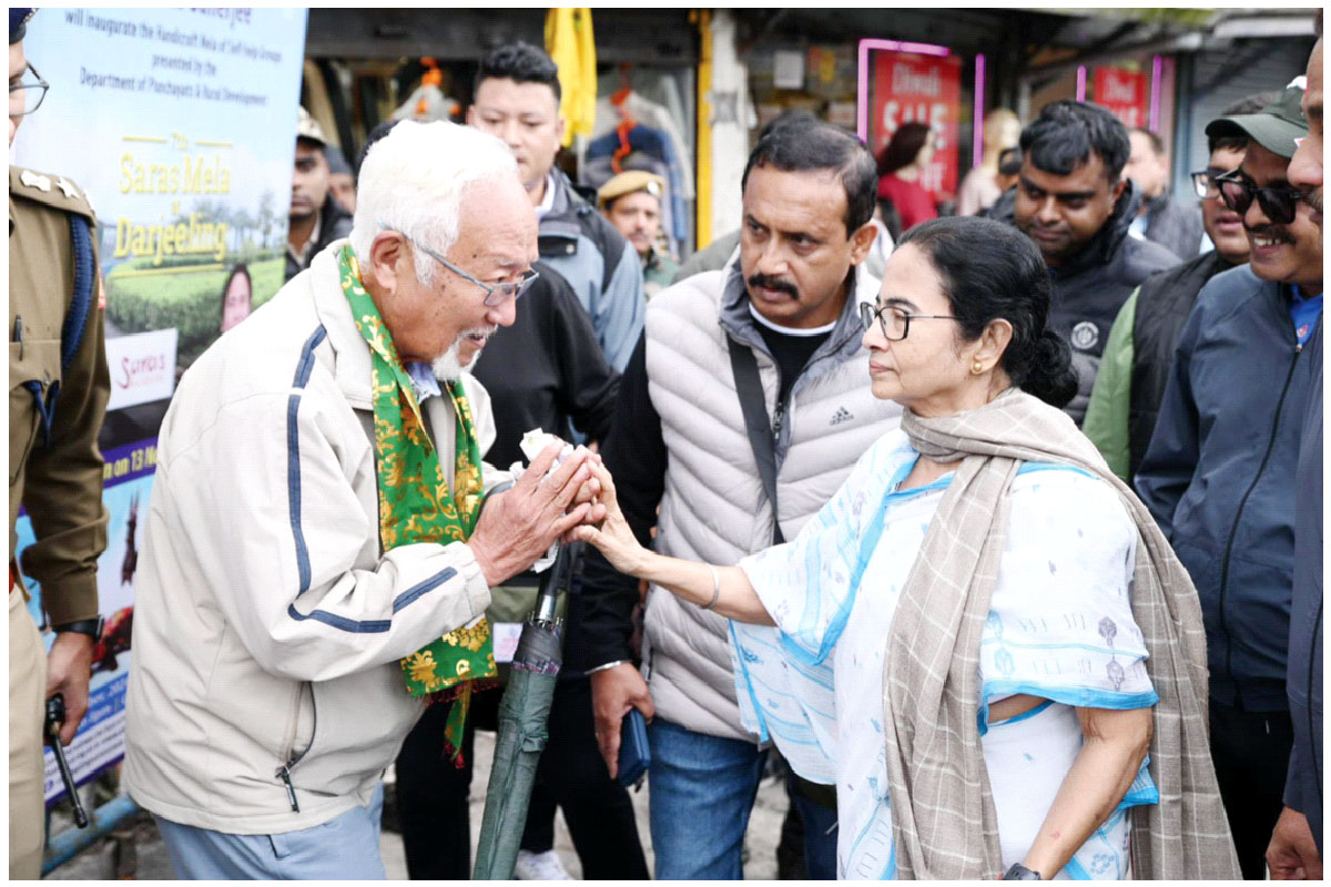 ‘এখন মিথ্যের যুগ’ কেন্দ্রকে নিশানা মমতার