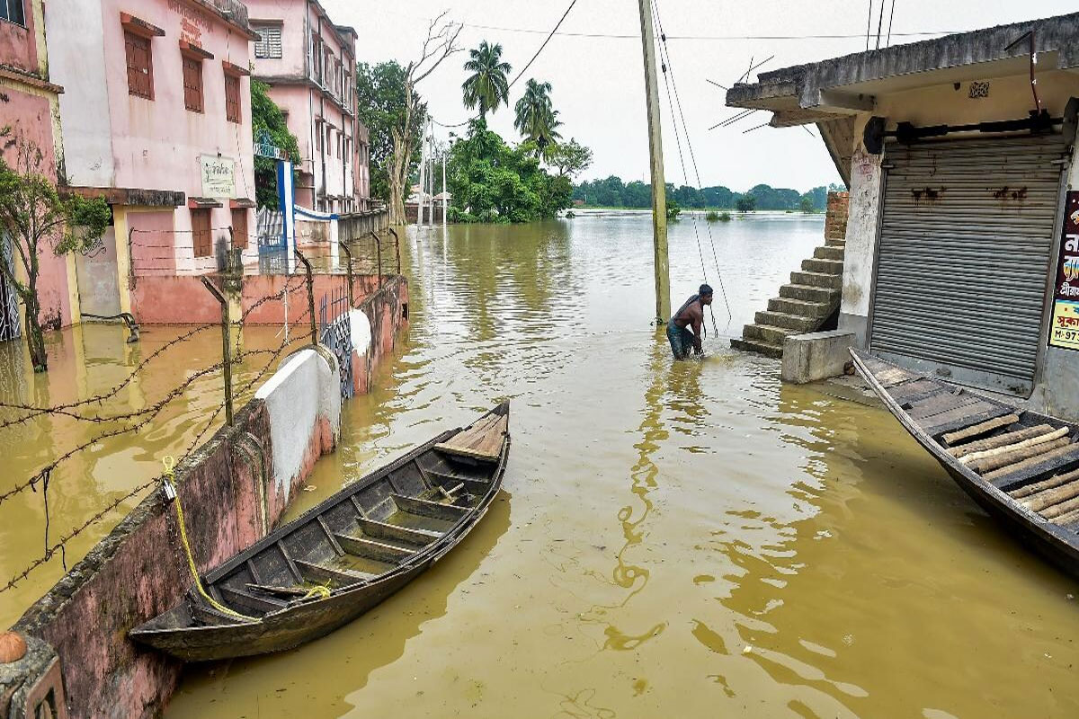 বন্যায় ক্ষতিগ্রস্তদের বাড়ি দিতে উদ্যোগ