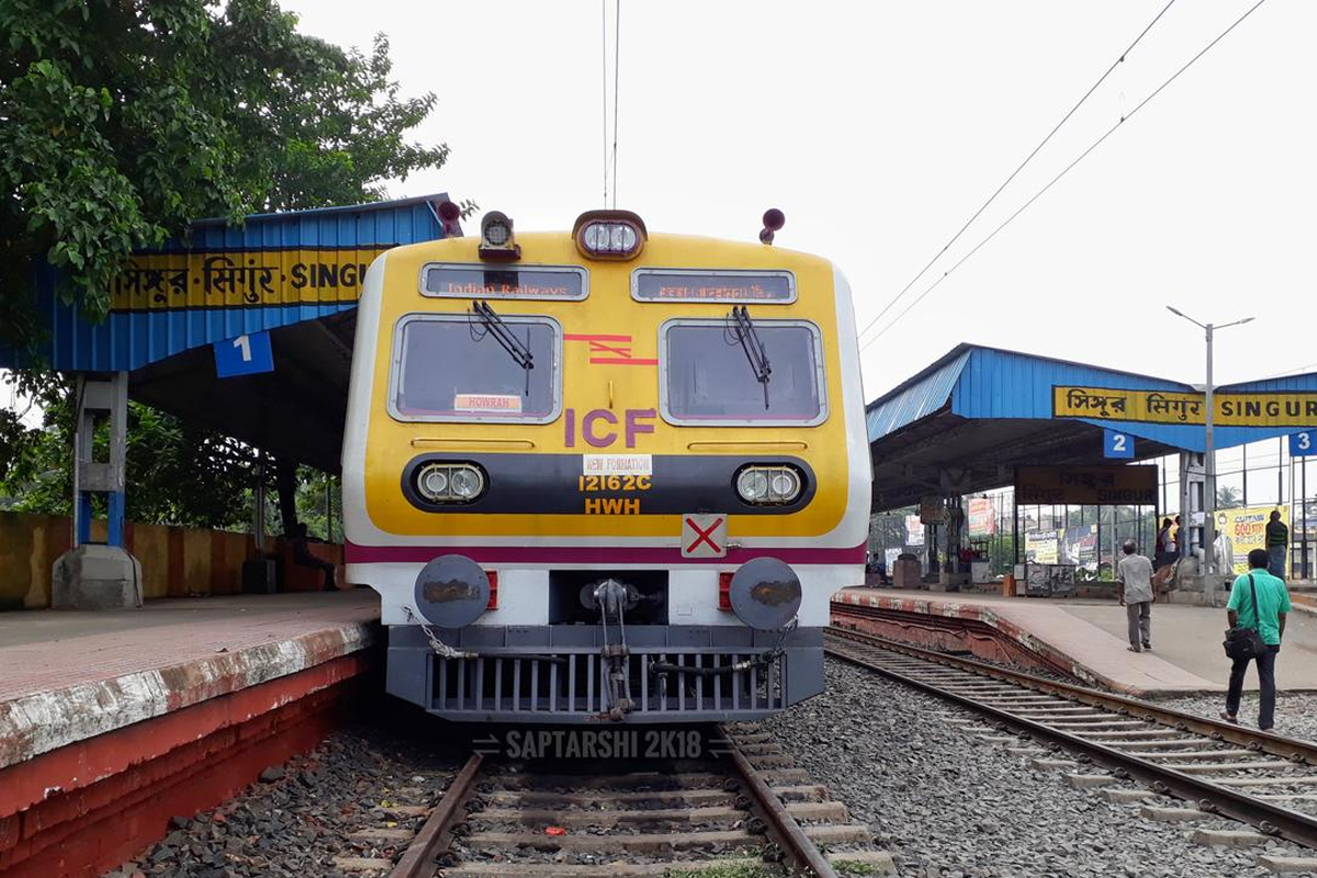 সিঙ্গুর লোকালের যাত্রাপথ সম্প্রসারণের প্রতিবাদে বিক্ষোভ