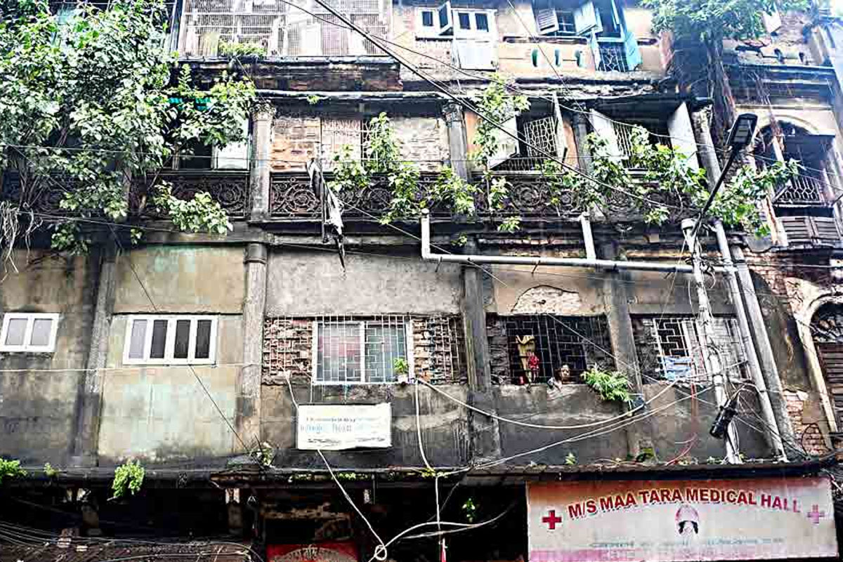 পরিত্যক্ত বাড়িতে ‘বিপজ্জনক’ নোটিস, নজরদারির নির্দেশ