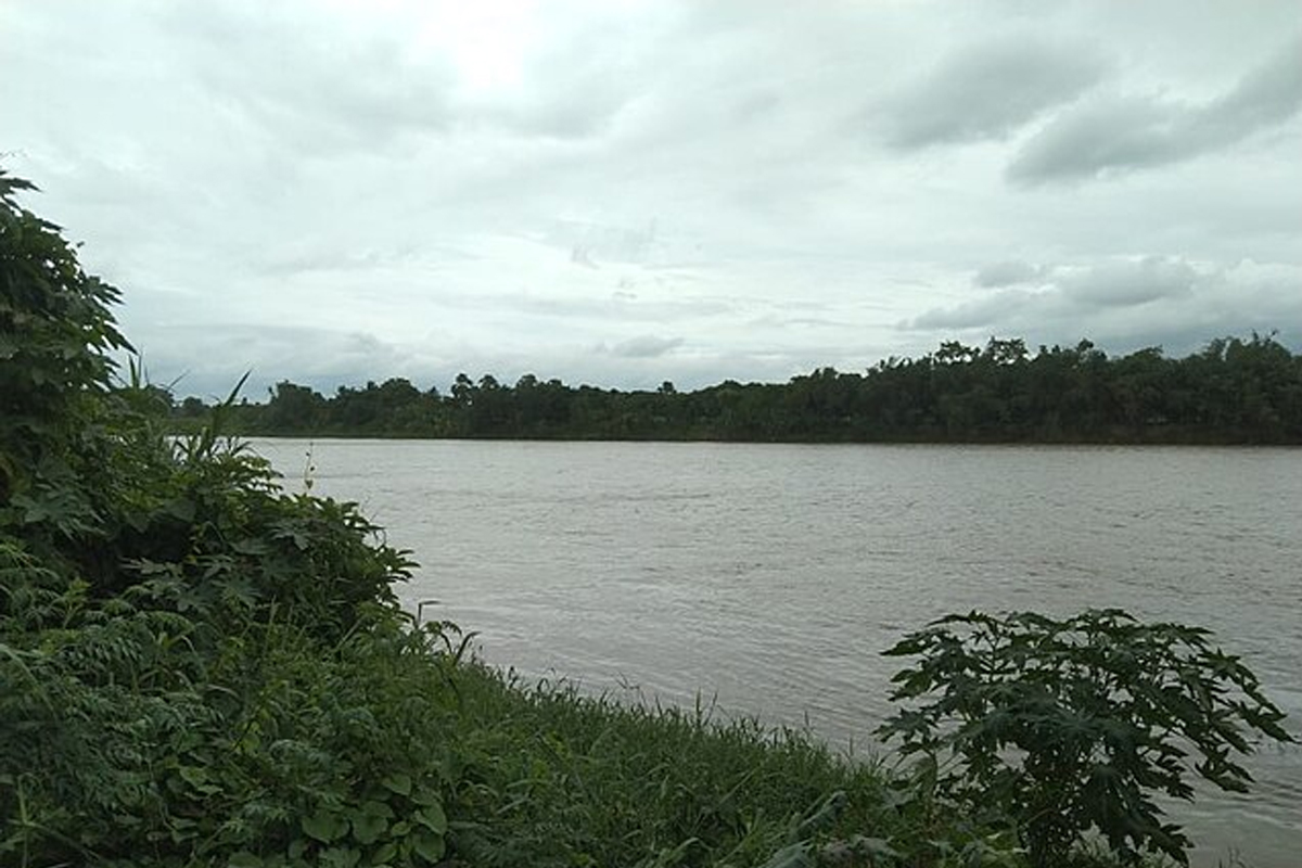 দুর্ভোগ কমাতে ফেরিঘাটে ভেসেল পারাপার